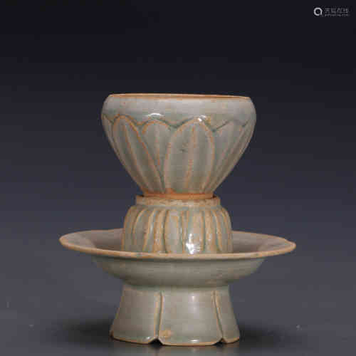 A Chinese Celadon Glazed Porcelain Cup with Stand