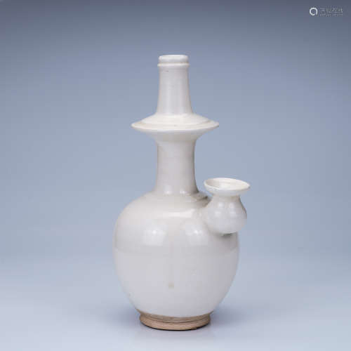 A Chinese White Glazed Porcelain Wine Pot