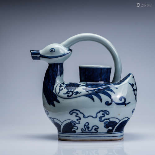 A Chinese Blue and White Porcelain Water Pot