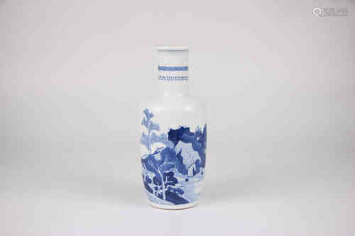 A Chinese Blue and White Porcelain Vase