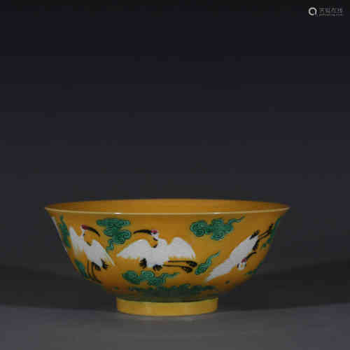 A Chinese San-Cai Glazed Porcelain Bowl