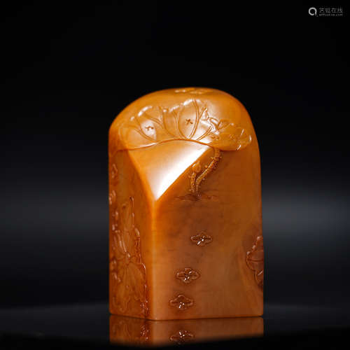 A Chinese Carved Tianhuang Seal