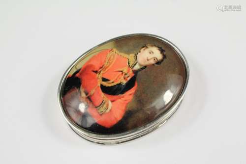 An Oval Silver Portrait Pill Box, approx 58 x 43mm, approx 52