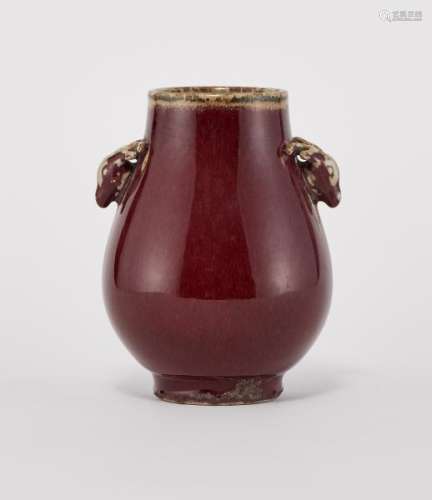 Vase sang de bœuf, Chine, XIXe s - Porcelaine émaillée monochrome, anses [...]