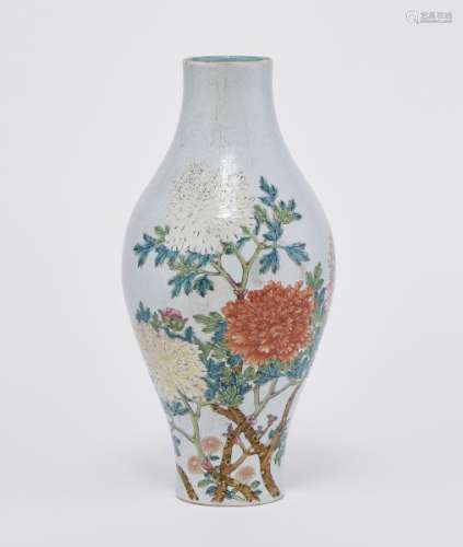 Vase de forme olive, Chine, dynastie Qing (1644-1912), marque Qianlong apocryphe - [...]