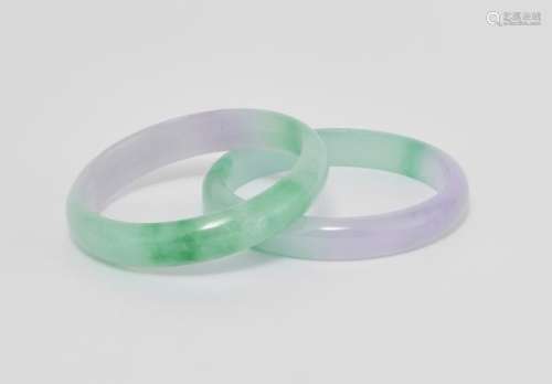 Paire de bracelets, Chine - Jade vert et blanc, D 7 cm -