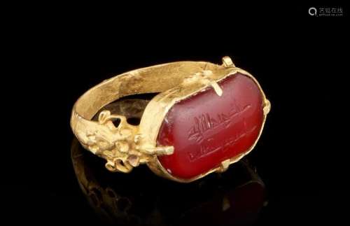 Bague sertie d'une intaille sur pierre rouge, Iran, époque Seldjoukide ou [...]