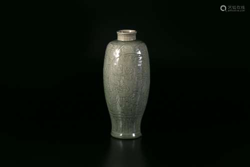 龙泉窑花瓶
