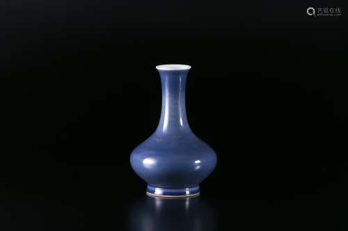 蓝釉瓶