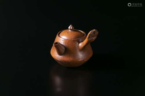 竹根雕茶壶