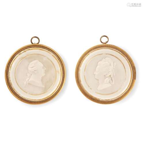 PAY OF MEDALS FIGURING THE PORTRAITS OF LOUIS XVI …