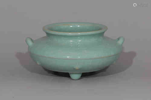 A Chinese Ru-Type Glazed Porcelain Incense Burner