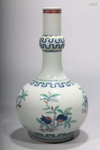 A Chinese Famille-Rose Porcelain Vase of Garlic Head