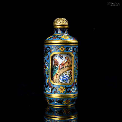 A Chinese Cloisonne Snuff Bottle