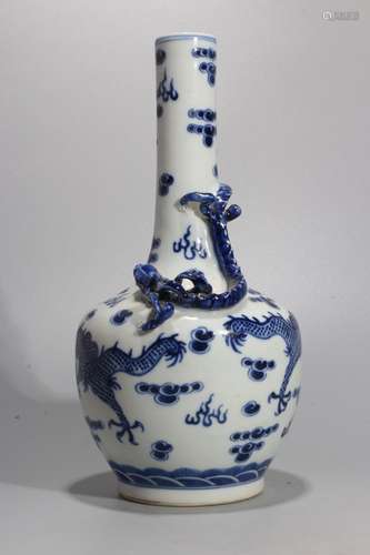 A Chinese Blue and White Porcelain Vase