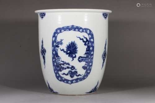A Chinese Blue and White Porcelain Flower Pot