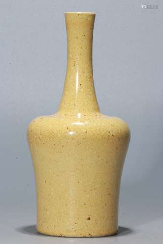 A Chinese Yellow Glazed Porcelain Vase