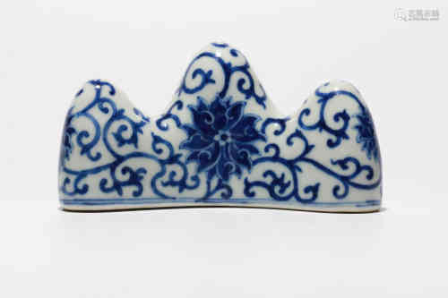 A Chinese Blue and White Porcelain Brush Rest