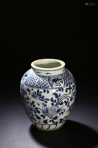 A BLUE AND WHITE 'FLOWERS' JAR