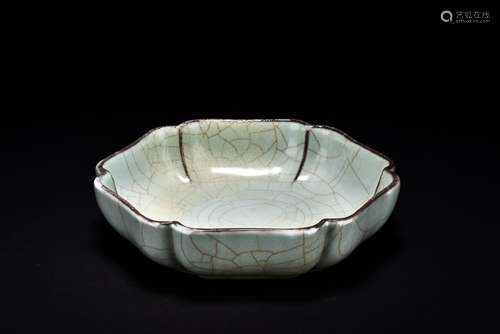 A CELADON GE-TYPE DISH