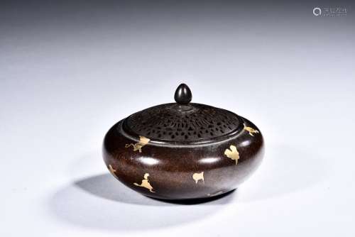 A GILT SPLASHED CENSER WITH COVER