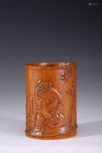 A BAMBOO CARVED 'ZHONGKUI' BRUSHPOT