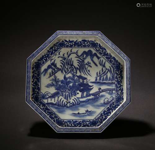 A BLUE AND WHITE OCTAGONAL DISH