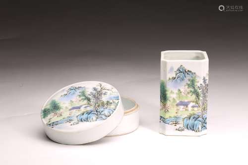 A SET OF TWO FAMILLE ROSE BRUSHPOT AND INK BOX