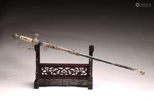 AN ANTIQUE SWORD