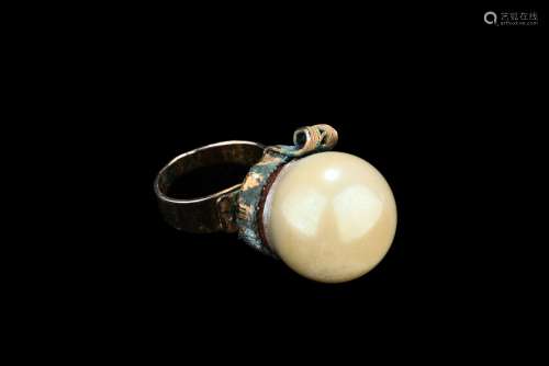 AN ARCHAIC PEARL RING