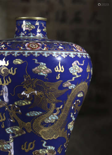 vase glazing gold dragon  from Qing