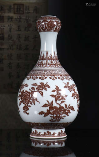 red glazing flower garlic bottle from Qianlong year system