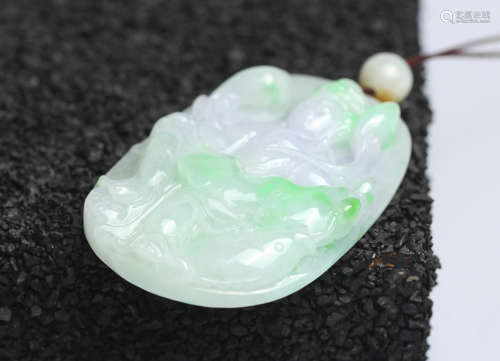 Emerald spring with color holding lotus Guanyin pendant