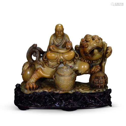 十九世纪 寿山石雕骑狮罗汉
