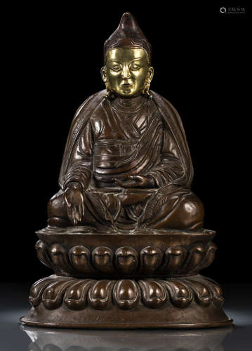 清19世纪，西藏风格 红铜敲花喇嘛莲座坐像