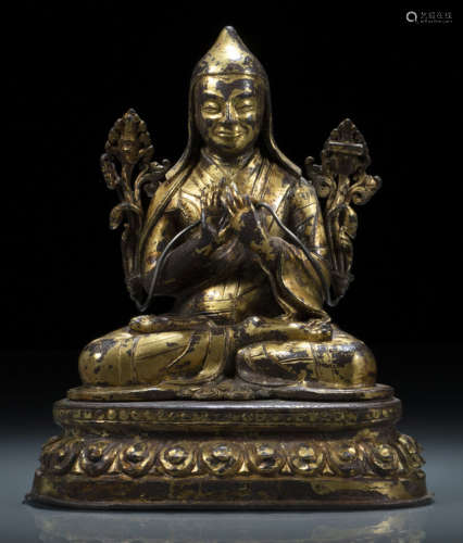 中国17世纪，西藏东部地区风格 铜鎏金萨迦派喇嘛莲座坐像