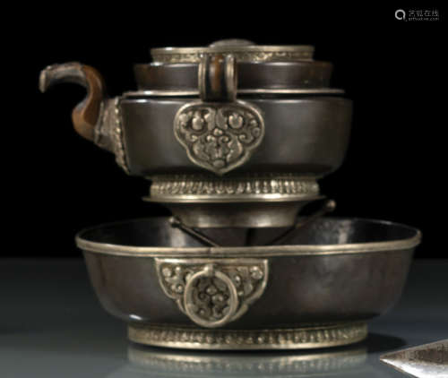 清19世纪，西藏风格 壶 碗各一