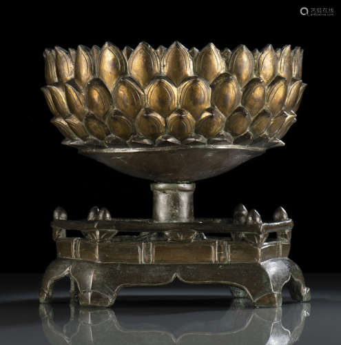 中国17世纪 井台盛莲式铜座