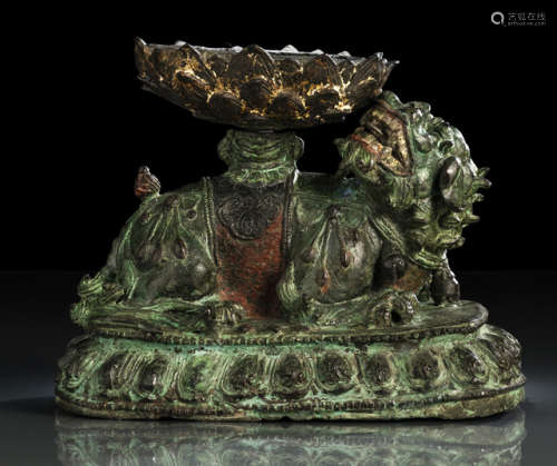 中国17世纪 瑞狮托莲式铜座