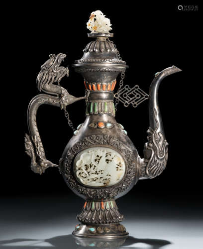 壶为清19世纪，蒙古风格；玉为元代/明代 银胎嵌寳执壶