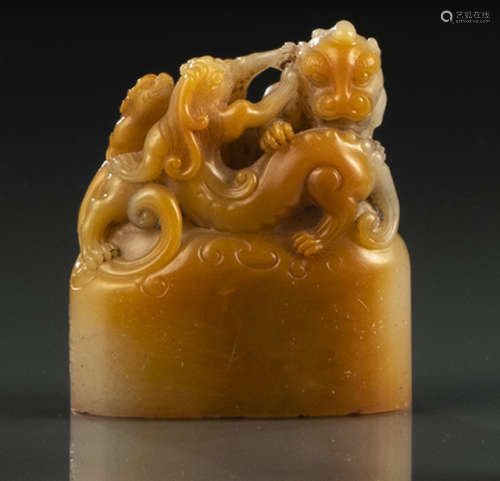 中国 皂石雕瑞兽钮印