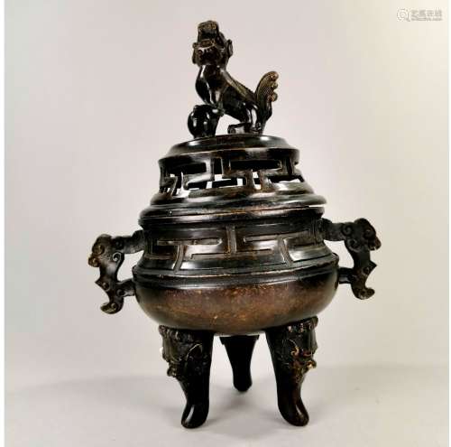 CHINESE BRONZE TRIPOD CENSER WITH LID