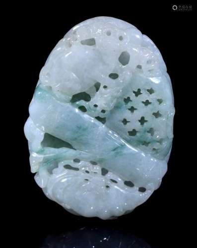 CHINESE CLASS A JADEITE JADE PENDANT