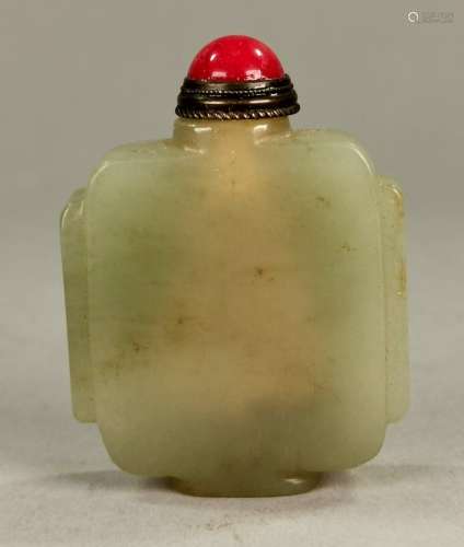 CHINESE JADE SNUFF BOTTLE