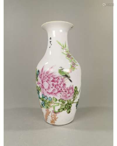 CHINESE REPUBLIC FAMILLE ROSE VASE WITH POEMS