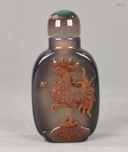 CHINESE CARVED AGATE SNUFF BOTTLE