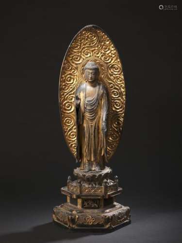 Statue de bouddha en bois laqué or Japon, époque E…