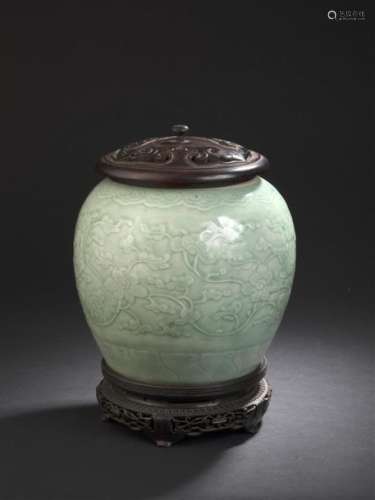 Vase en porcelaine céladon Chine, XIXe siècle La p…