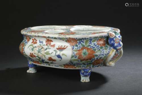 Huilier en porcelaine polychrome Chine, XVIIIe siè…