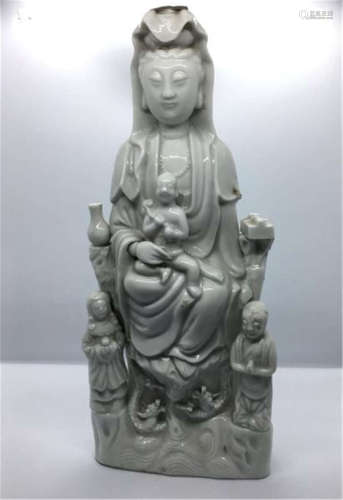 Statuette de Guanyin en porcelaine blanc de Chine …
